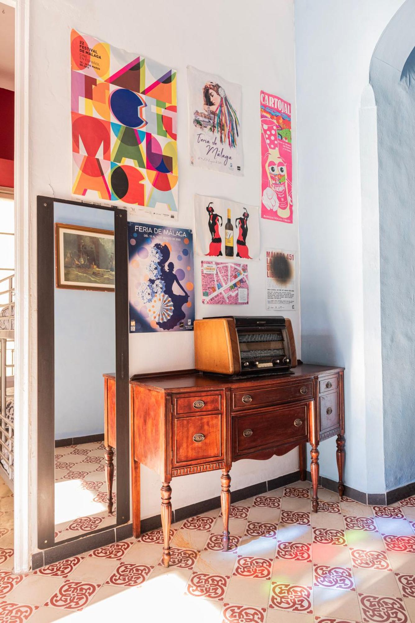 Private Rooms In Historic Building On The Square Málaga Exterior foto