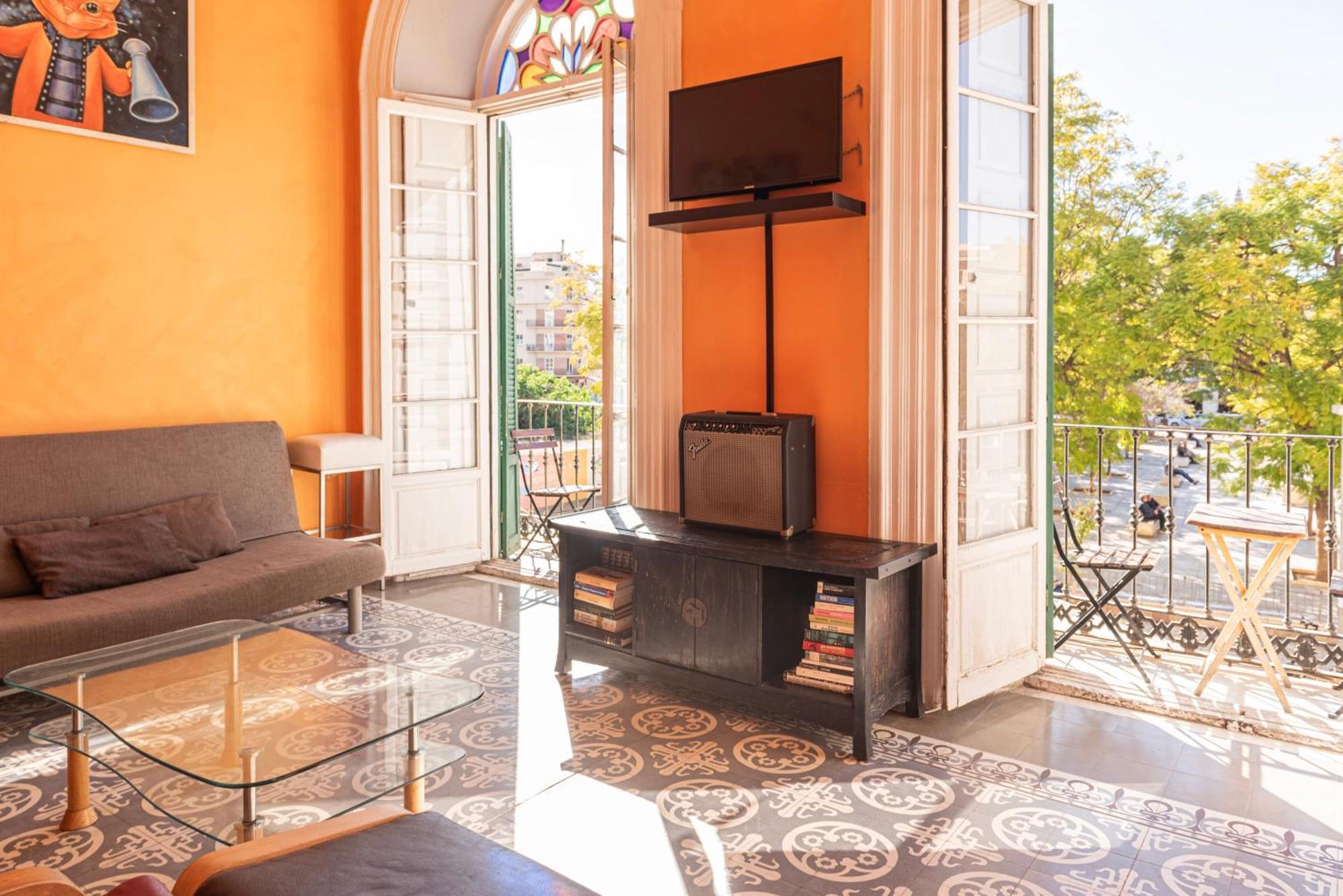 Private Rooms In Historic Building On The Square Málaga Exterior foto